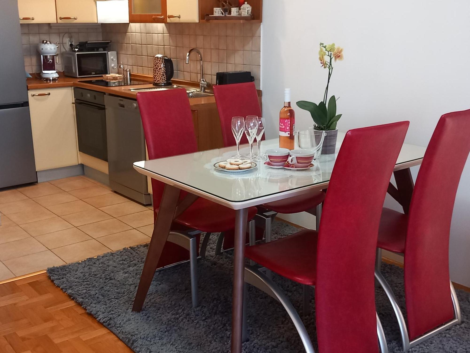 Apartment Harmony - Pleasant And Comfortable Place With A Balcony And A Secured Garage Split Extérieur photo