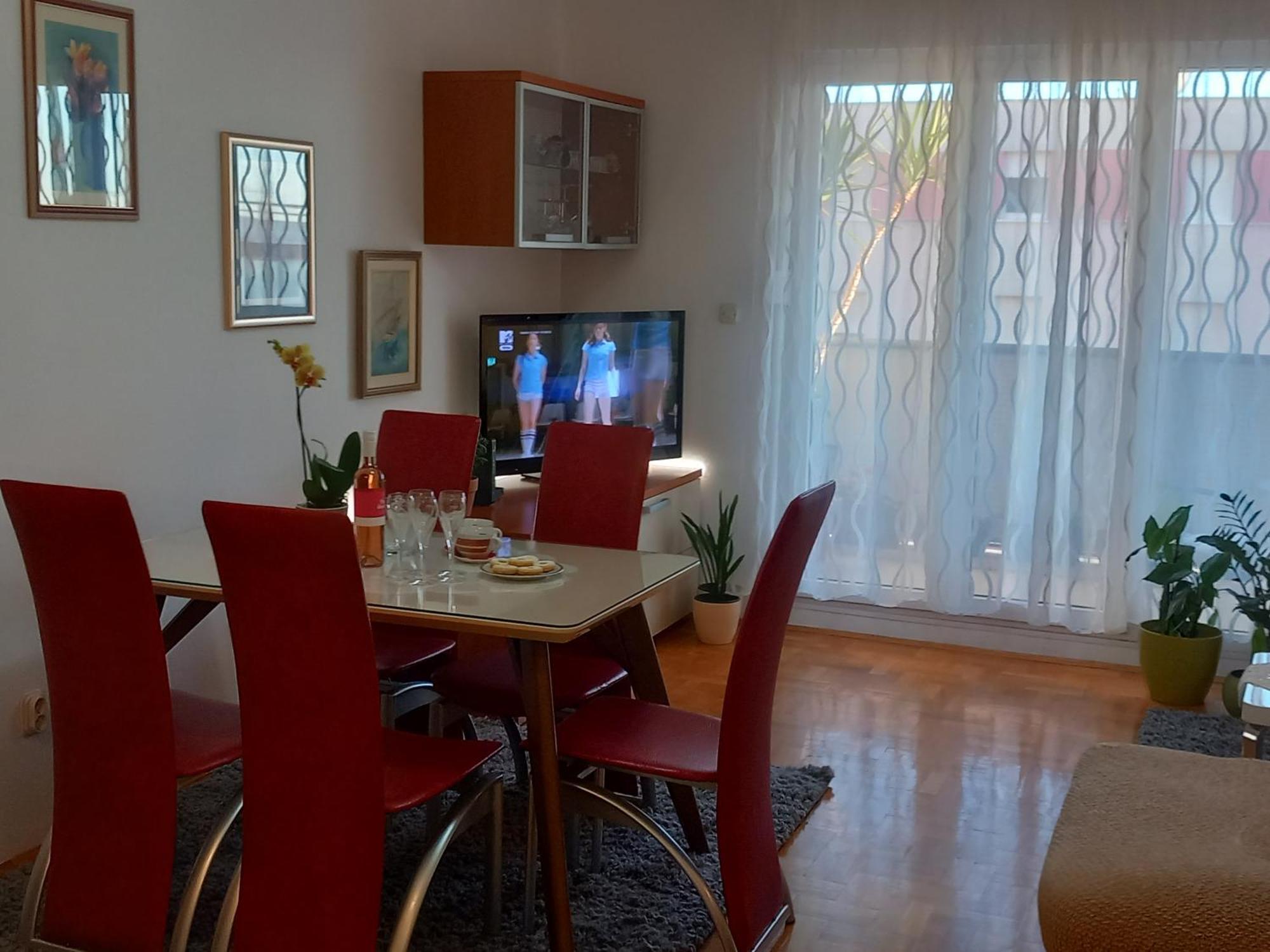 Apartment Harmony - Pleasant And Comfortable Place With A Balcony And A Secured Garage Split Extérieur photo