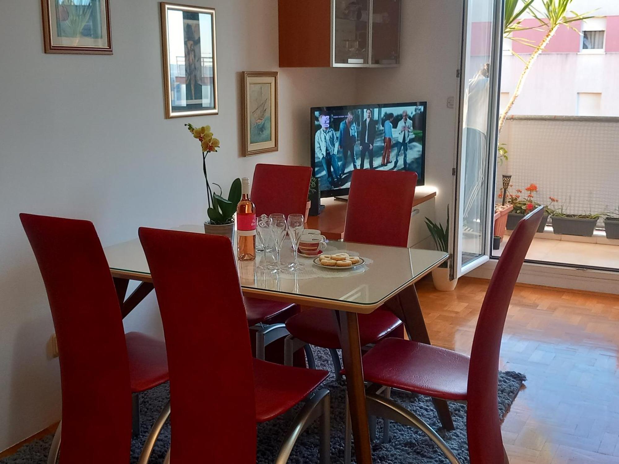 Apartment Harmony - Pleasant And Comfortable Place With A Balcony And A Secured Garage Split Extérieur photo