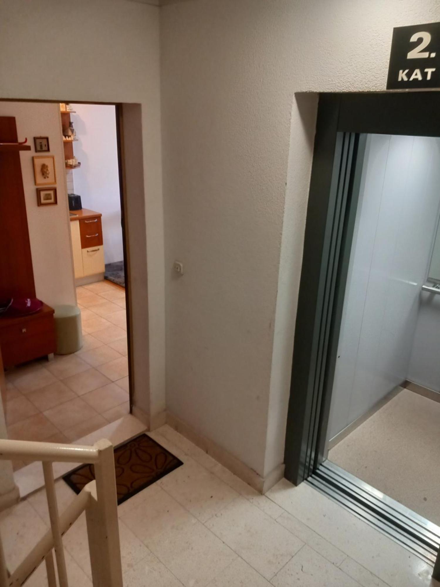 Apartment Harmony - Pleasant And Comfortable Place With A Balcony And A Secured Garage Split Extérieur photo