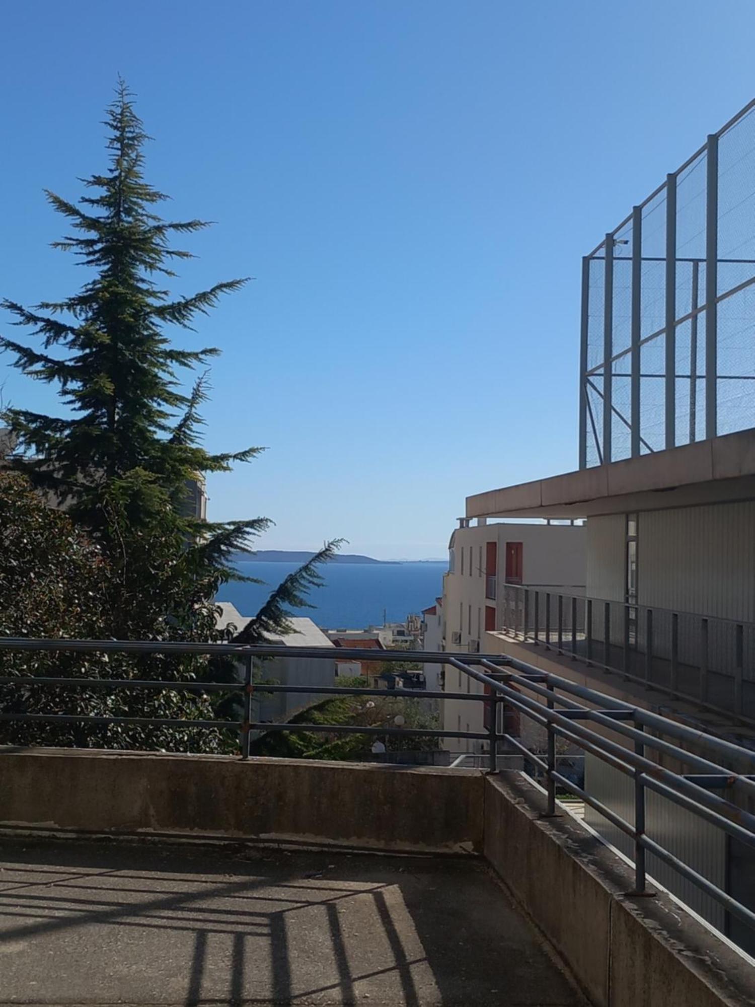 Apartment Harmony - Pleasant And Comfortable Place With A Balcony And A Secured Garage Split Extérieur photo